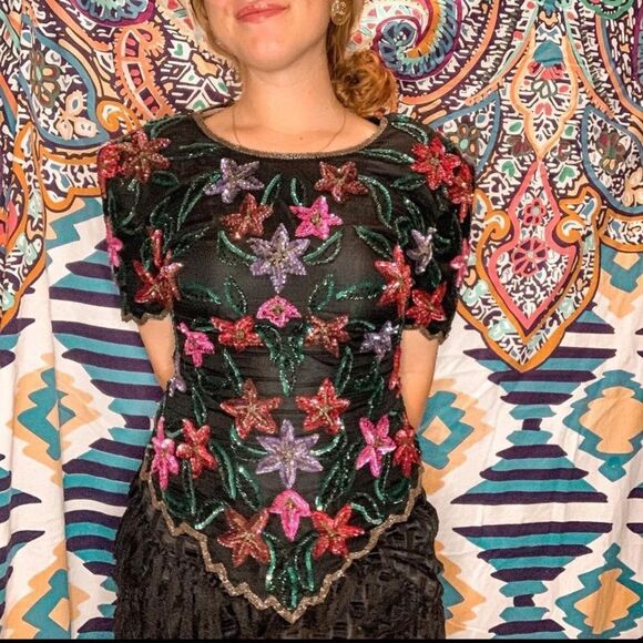 beaded blouse + scalloped trim~ - Picture 2 of 4